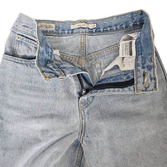 Levi's Mom jeans - Picture 2 of 7